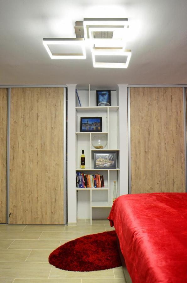 Lovely 2 Bedroom In The Centre Of *
