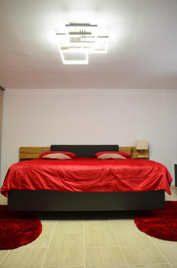 Lovely 2 Bedroom In The Centre Of Oradea