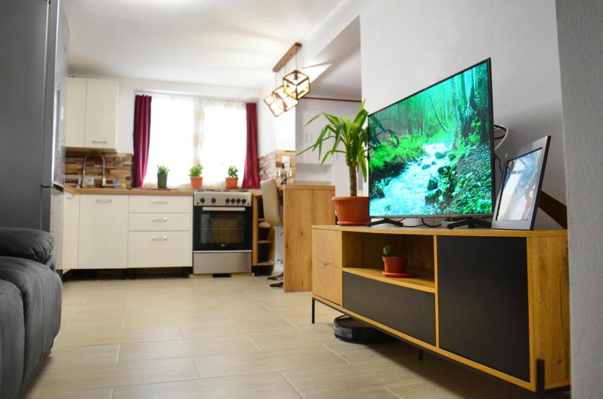 Lovely 2 Bedroom In The Centre Of