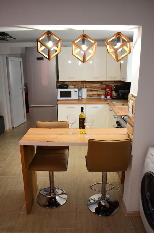 Lovely 2 Bedroom In The Centre Of Apartment Oradea